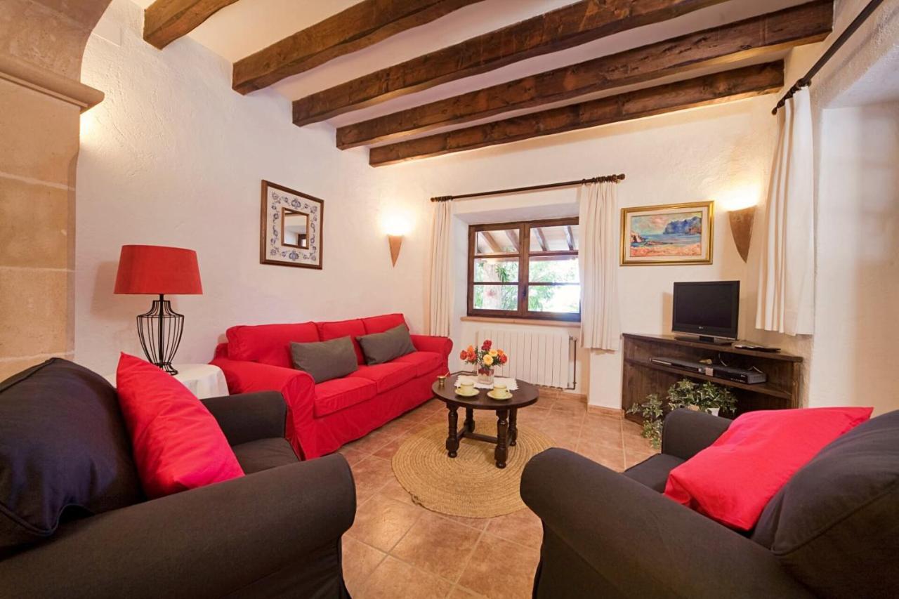 Villa Mosson By Sealand Villas Port de Pollenca Exterior photo
